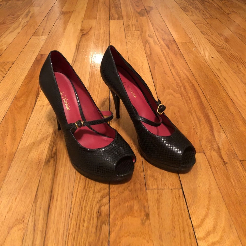 Black vintage looking high heels